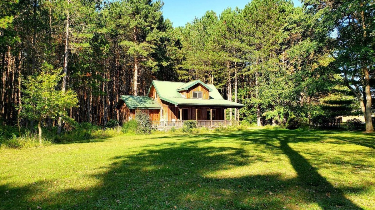 Mears Cottage | The Classic Cottage - Only one mile from the dunes!