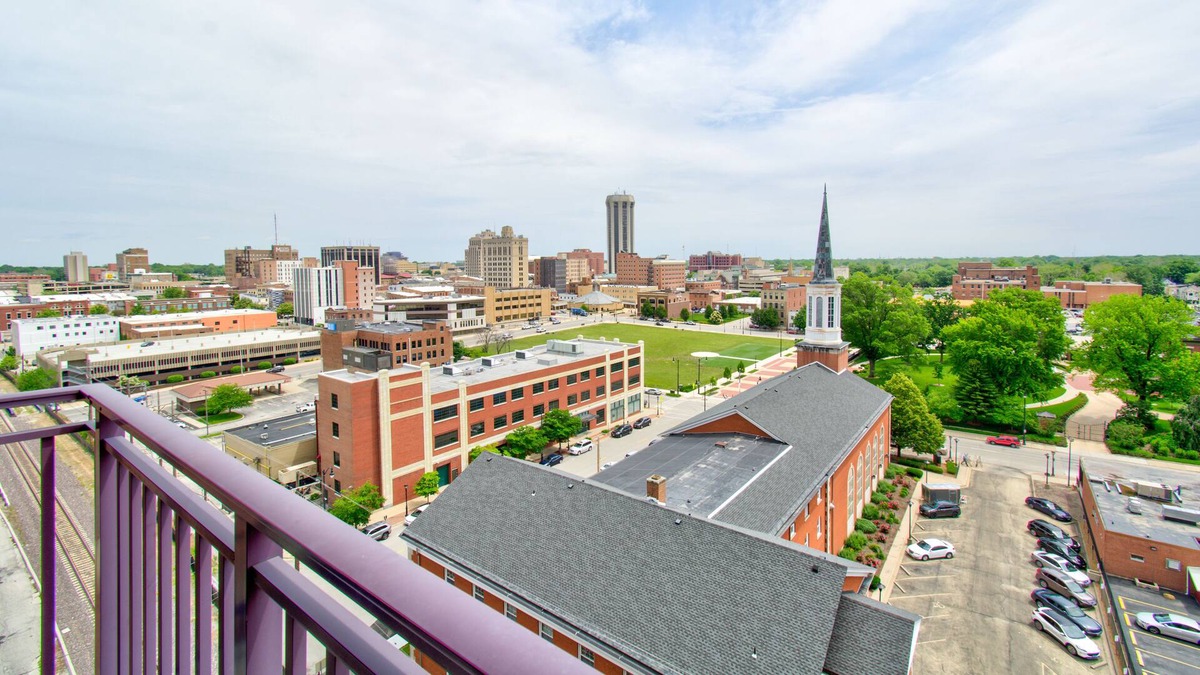 Springfield Apartment | The Classic Suite | Amazing View of Governor Mansion