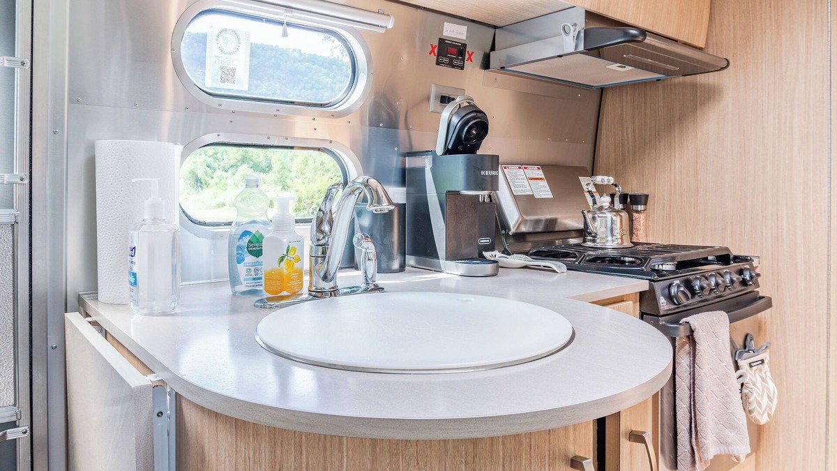 Gardiner House | The Clementine- rad camper 5 minutes from the Gunks, perfect for climbers
