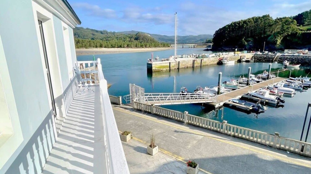 Porto do Barqueiro House | The Cliffs - Barqueiro & Blue