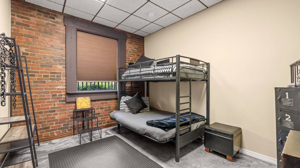 Dade City House | The Clink at The Locke Inn - Stay in Dade City's historic former jailhouse!