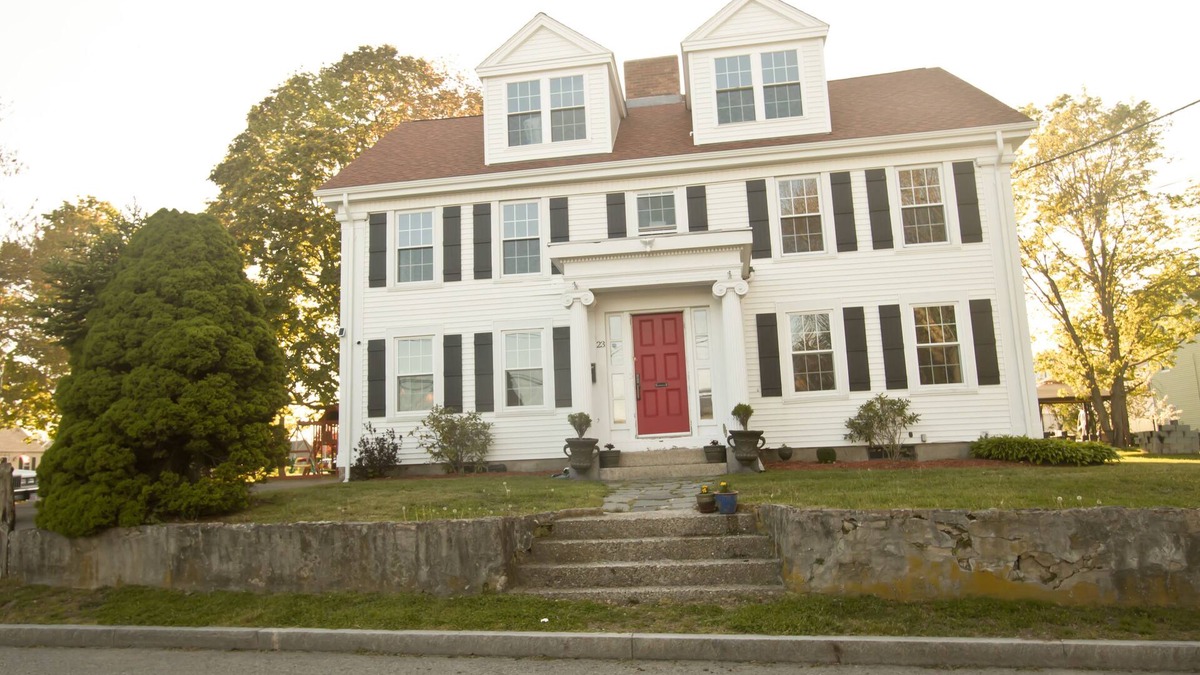 Fall River Apartment | The Clipper - 1747 Historic Isaac Pierce House 1st Floor
