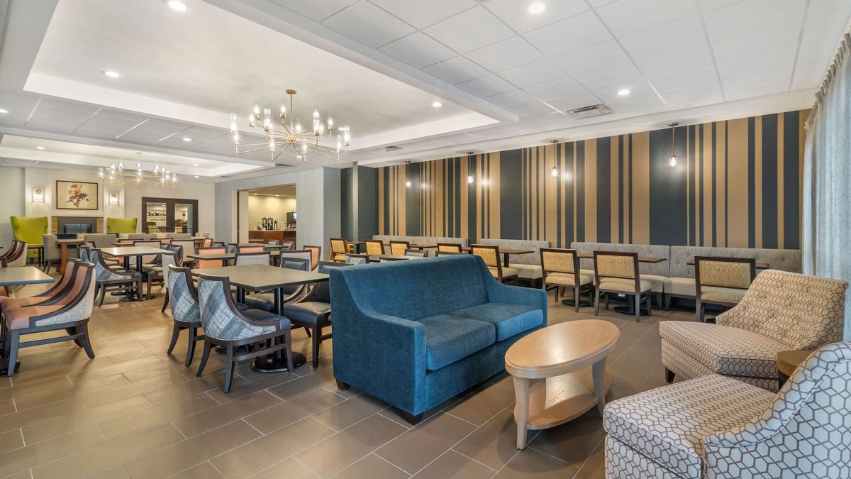 Cohoes Hotel | The Clocktower Hotel at Century House, an Ascend Collection Hotel