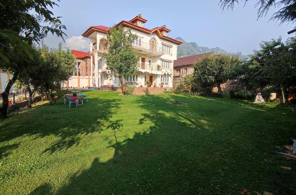 Nishat-Shalimar House | The CLOVER INN