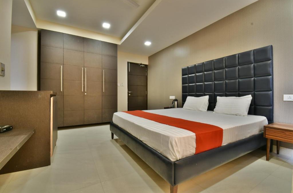 Patna Hotel | The Clovers Inn