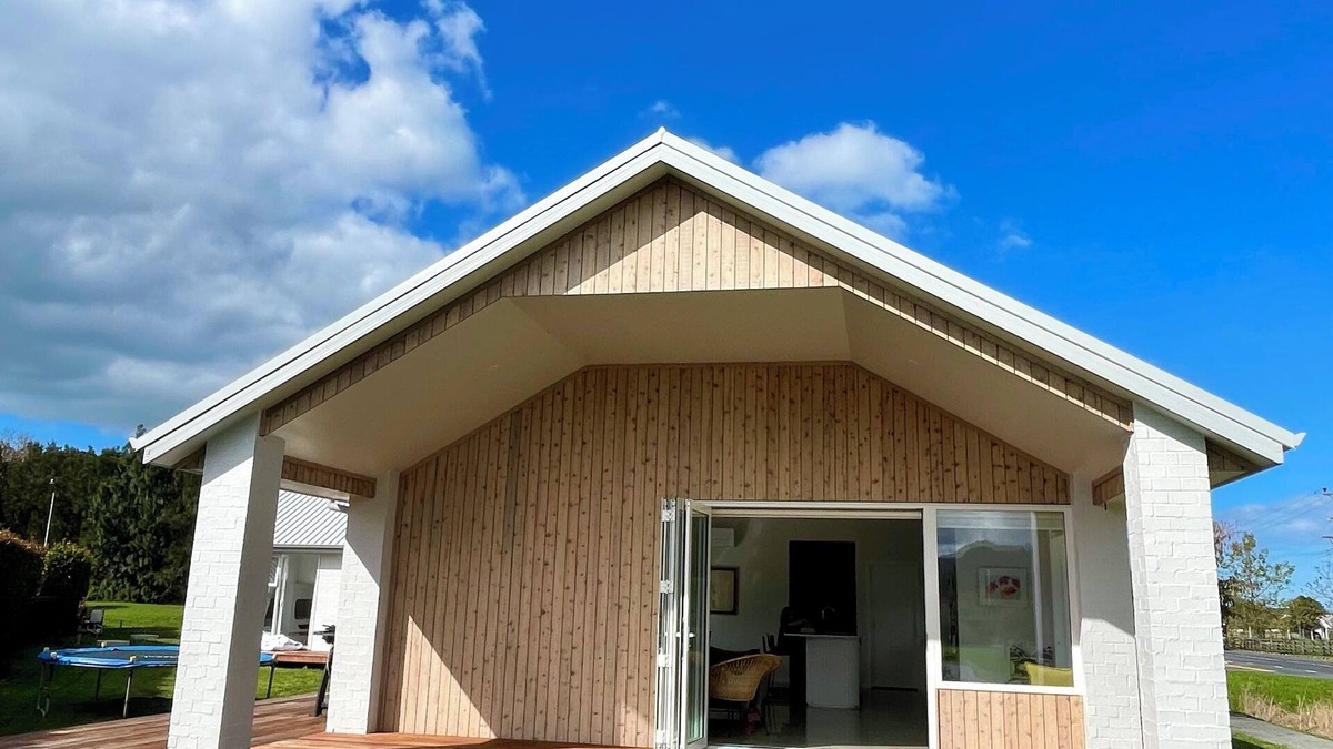 Matakana House | The Club House (with a spa pool)