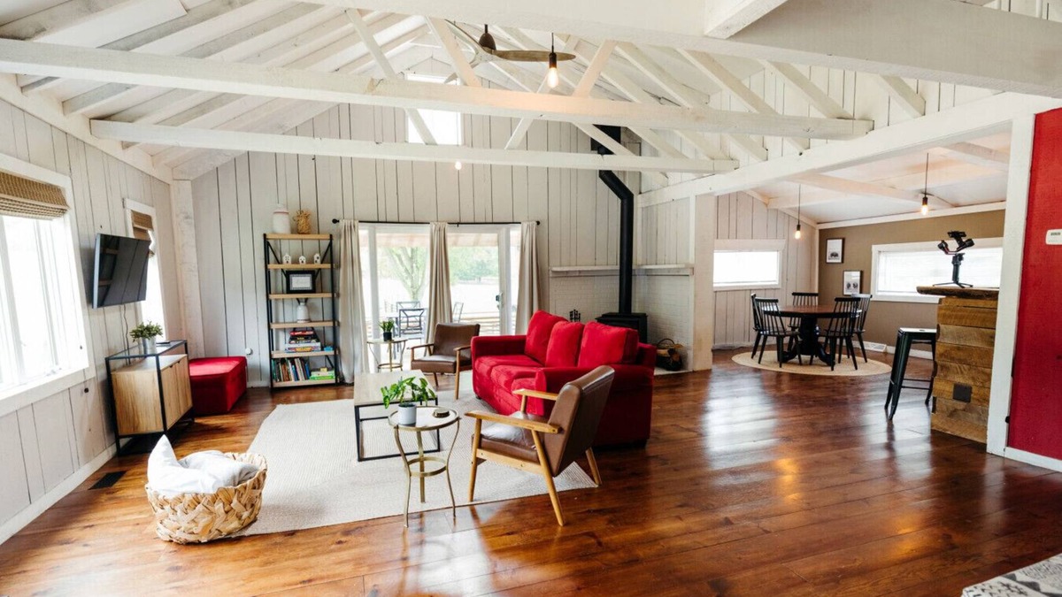 Ortonville House | The Clubhouse · Horse Farm with a lake view : The Clubhouse