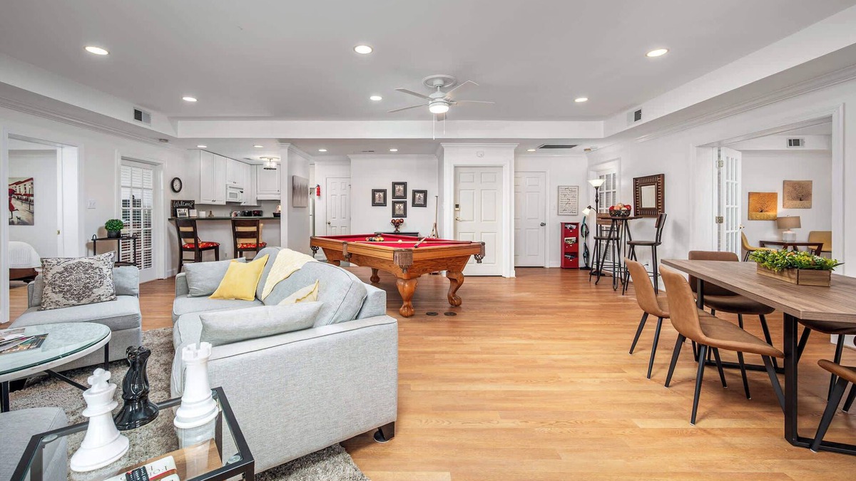 Chapel Hill House | The Clubhouse Hideaway