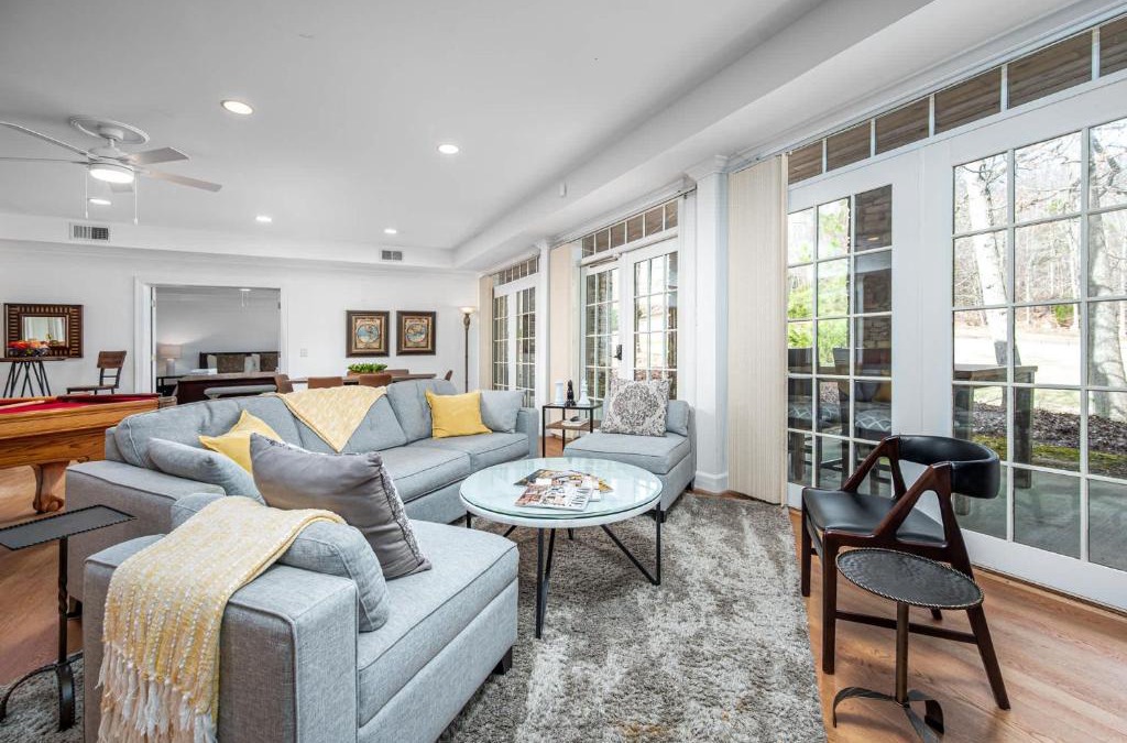 Chapel Hill Apartment | The Clubhouse Hideaway - The Greenview Den