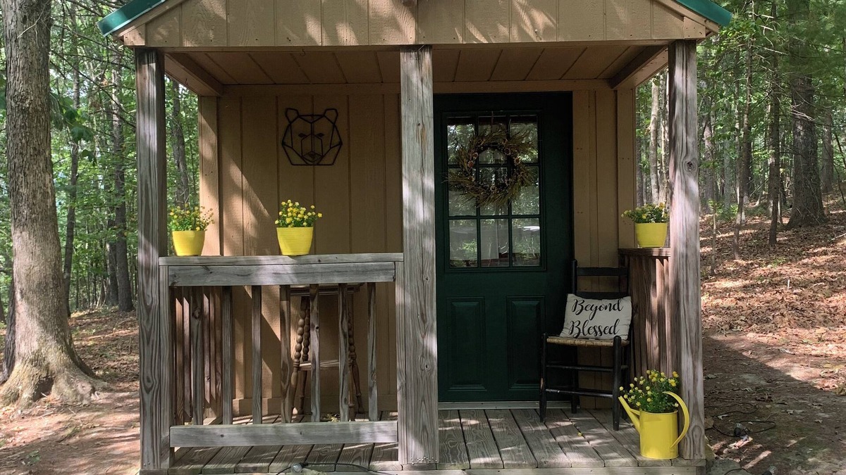 Covington Cabin | The Clubhouse in the Woods along the trail to the Lookout