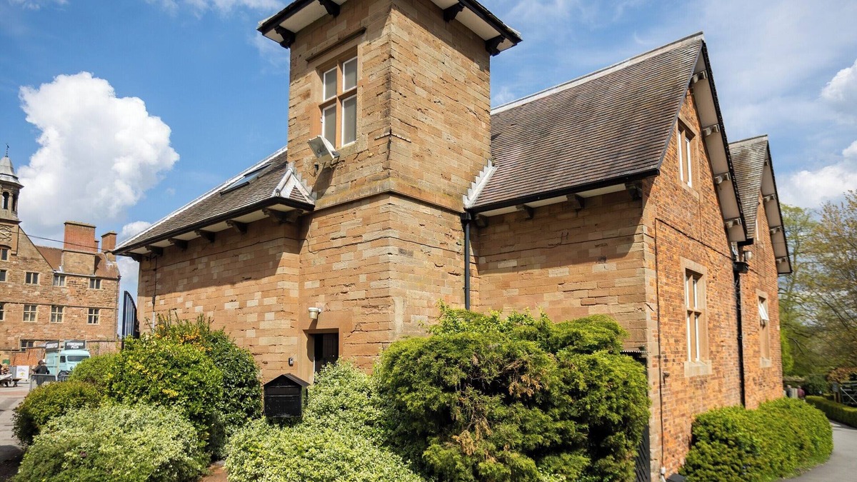 Edwinstowe Cottage | The Coach House Apartment