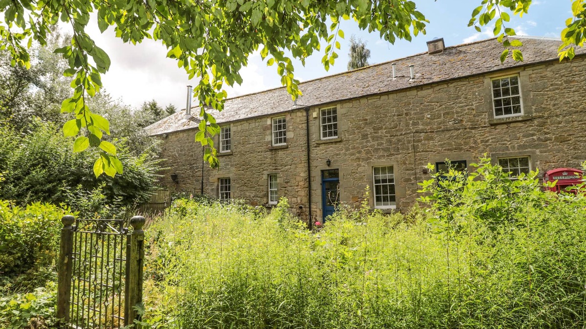 Duns Cottage | THE COACH HOUSE, character holiday cottage in Chirnside