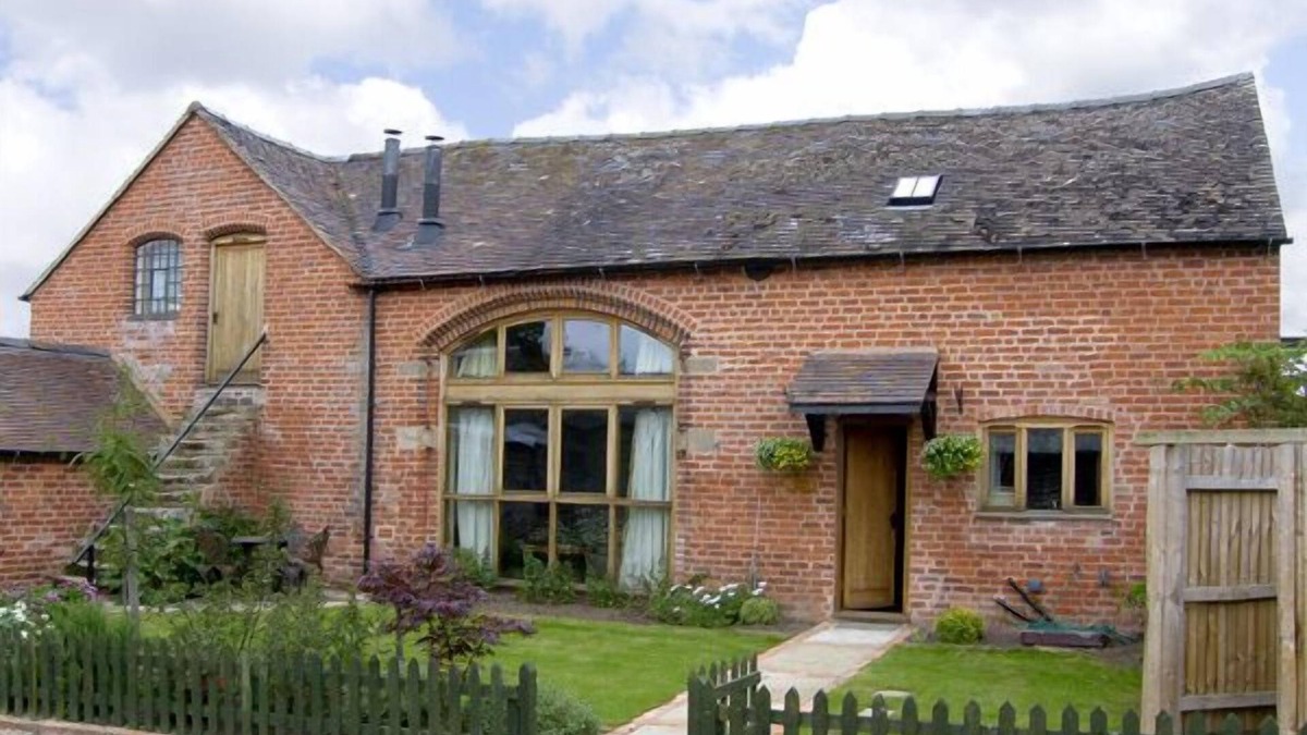 Pontesbury Cottage | THE COACH HOUSE, family friendly, with open fire in Great Lyth