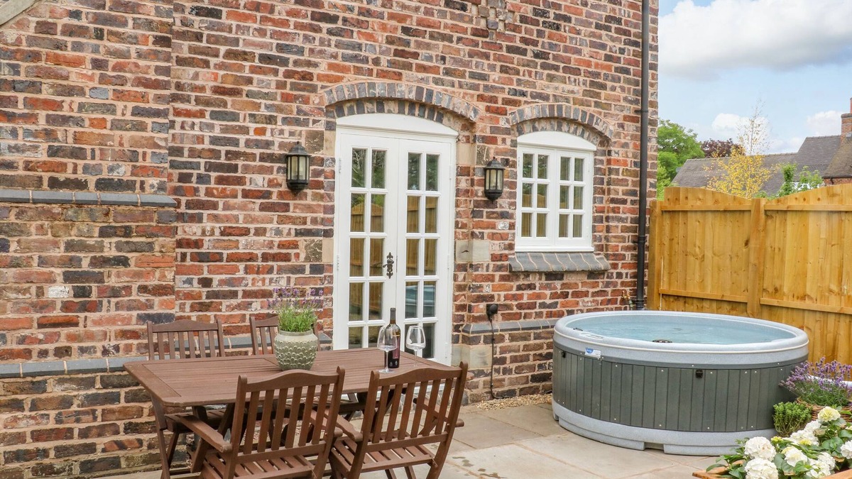 Wrinehill Cottage | The Coach House
