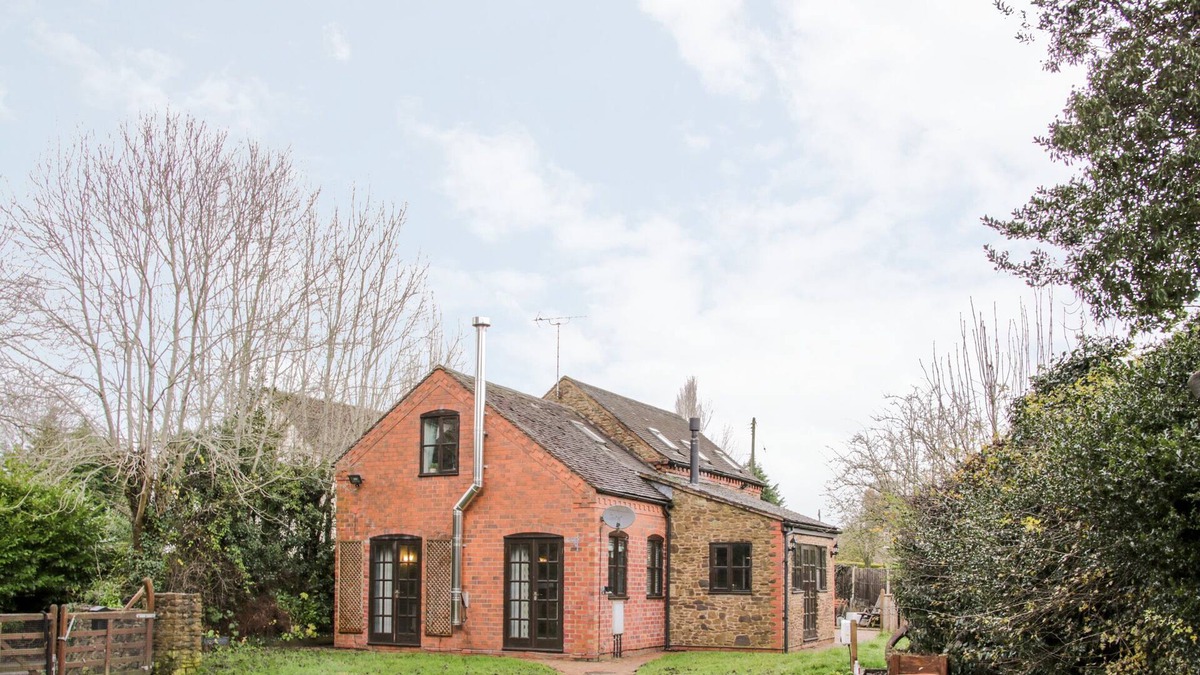 Clows Top Cottage | THE COACH HOUSE, pet friendly in Far Forest, Worcestershire