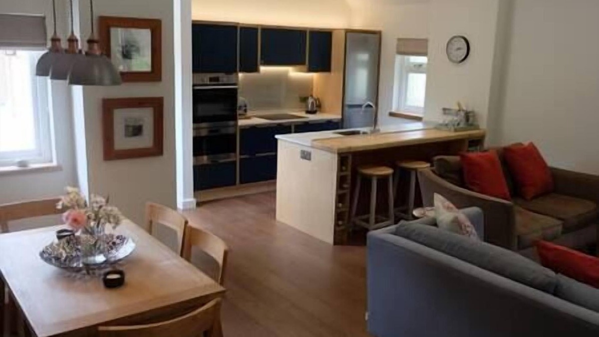 Scaynes Hill House | The Coach House @ Hoods Croft