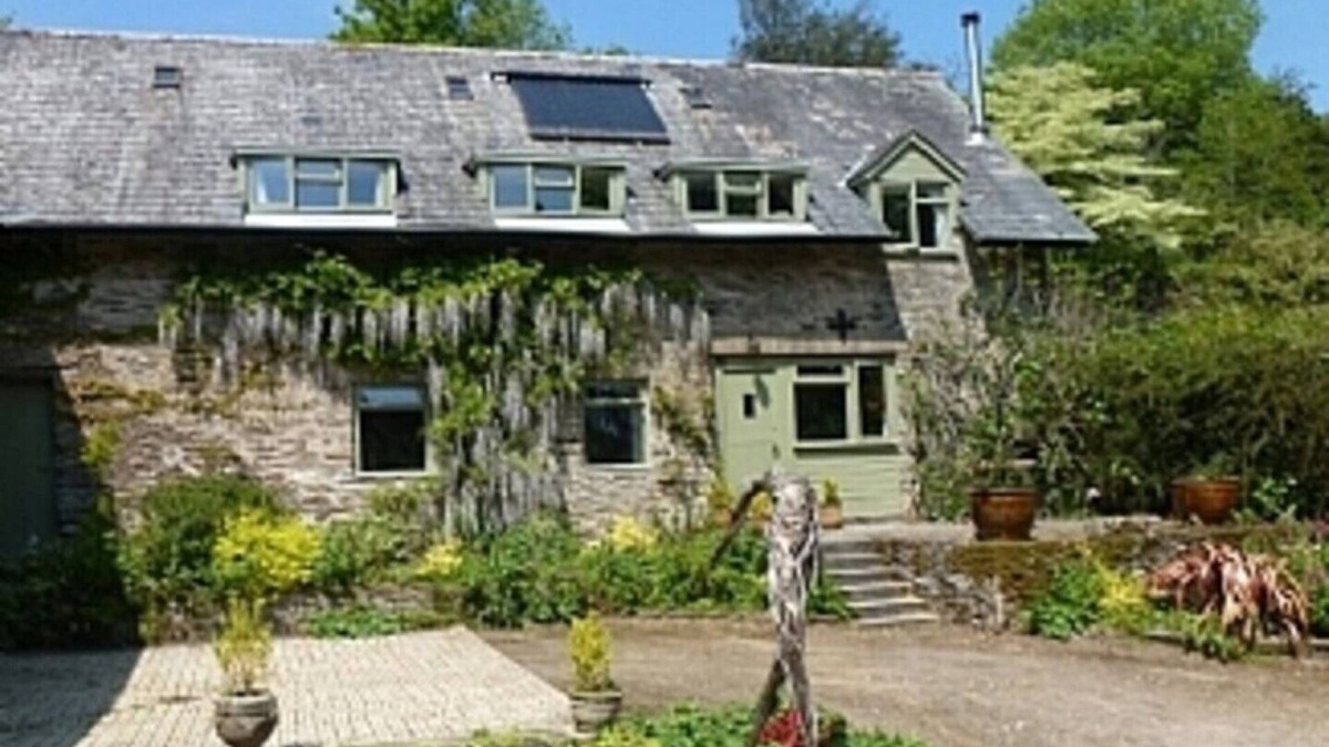 Goveton Cottage | The Coach House Sleeps 6 (3 Bedrooms)