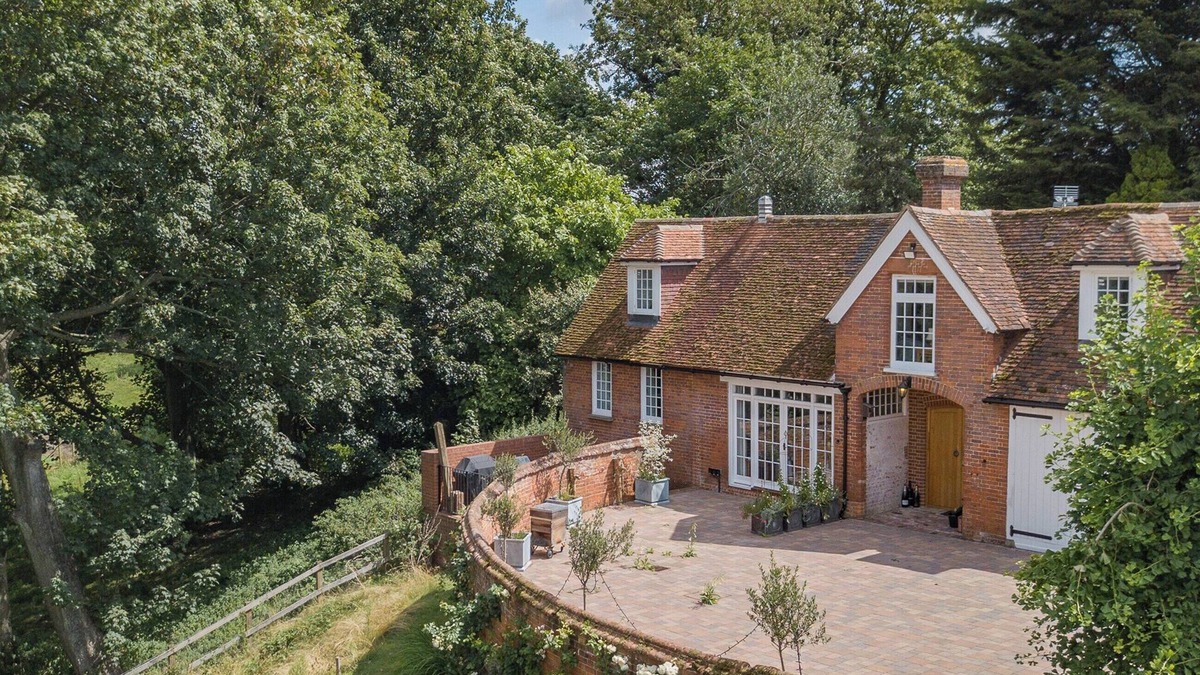 Hernhill Cottage | The Coach House Stables