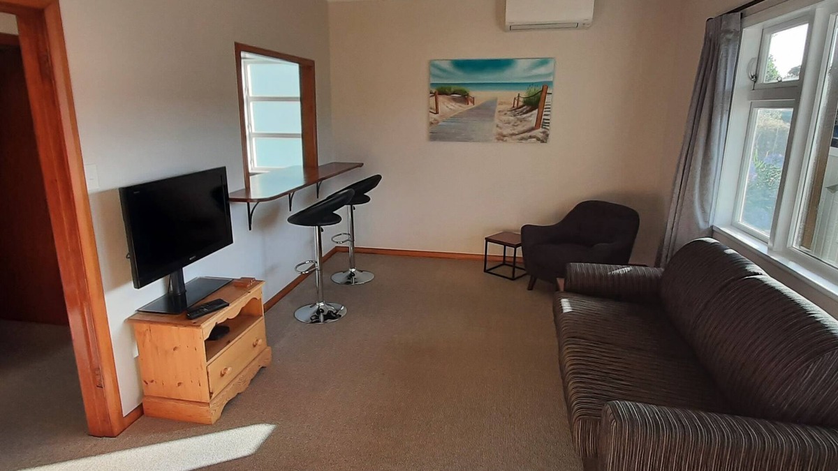 Wellington Apartment | The Coast is Clear - South Coast delight