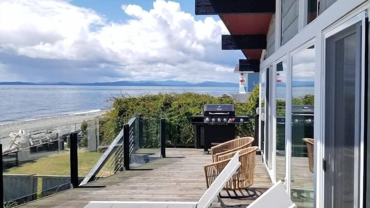 Point Roberts House | The Coastal Cottage - Direct Beach Access