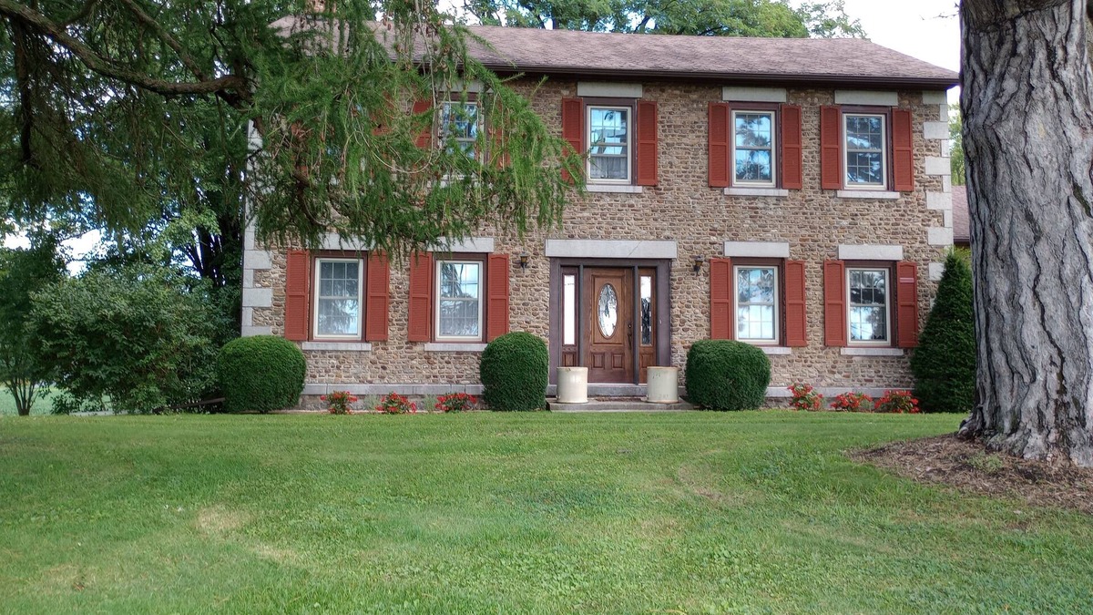 Waterloo House | The Cobblestone Chateau & Gardens - beautiful country - In/gr swimming pool!nnn