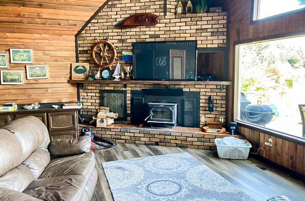 Anderson Island House | The Coffee Grounds