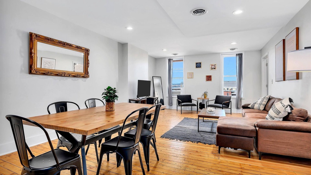 Troy Cabin | The Collar City Oasis |Pet Friendly|Workspace|Laundry|Hospitals & Colleges|WIFI