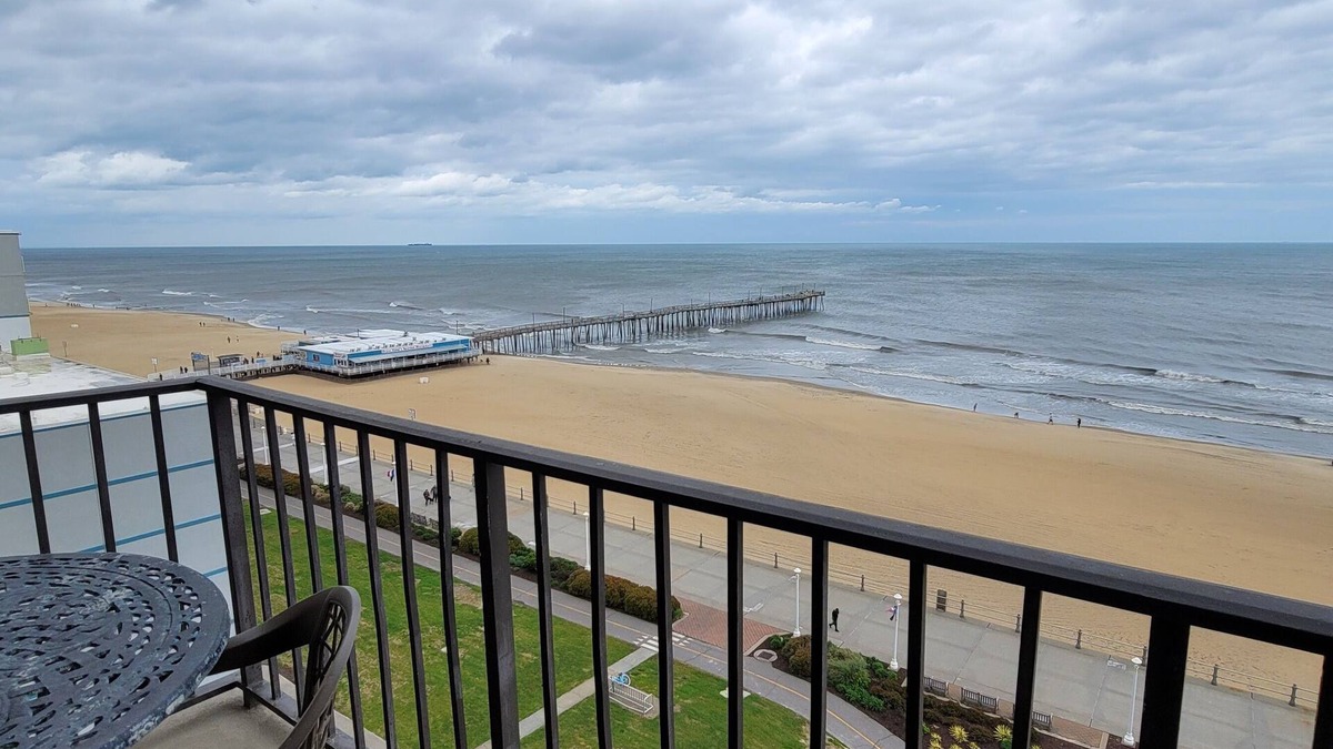Northeast Virginia Beach Resort | The Colony Condominiums Oceanfront Unit with Amazing Oceanfront Balcony