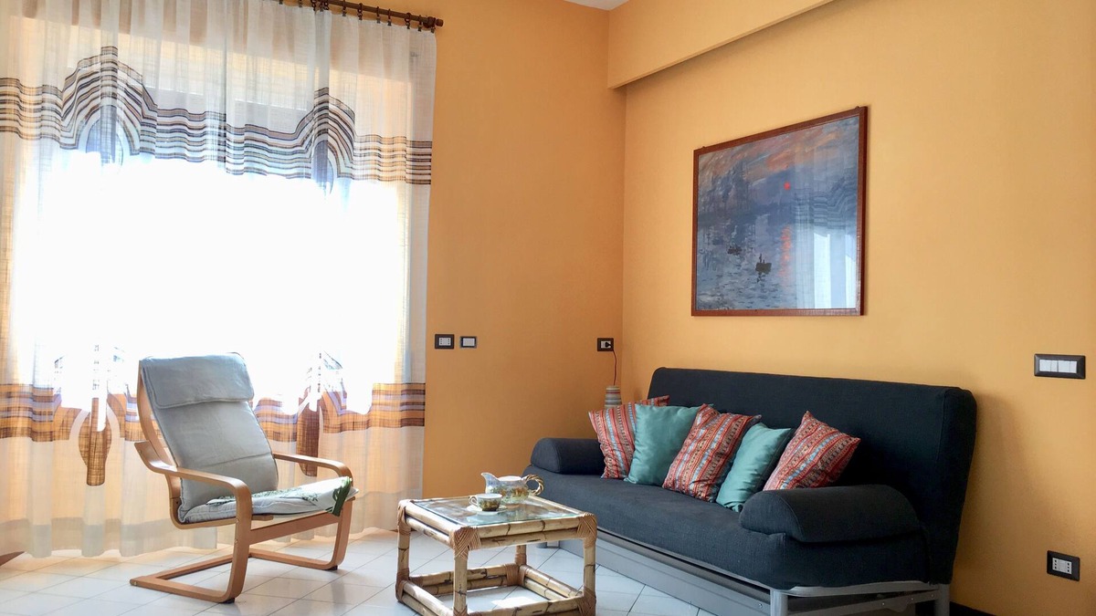 Universita Apartment | The Colored House - Ten Minutes To Colosseum