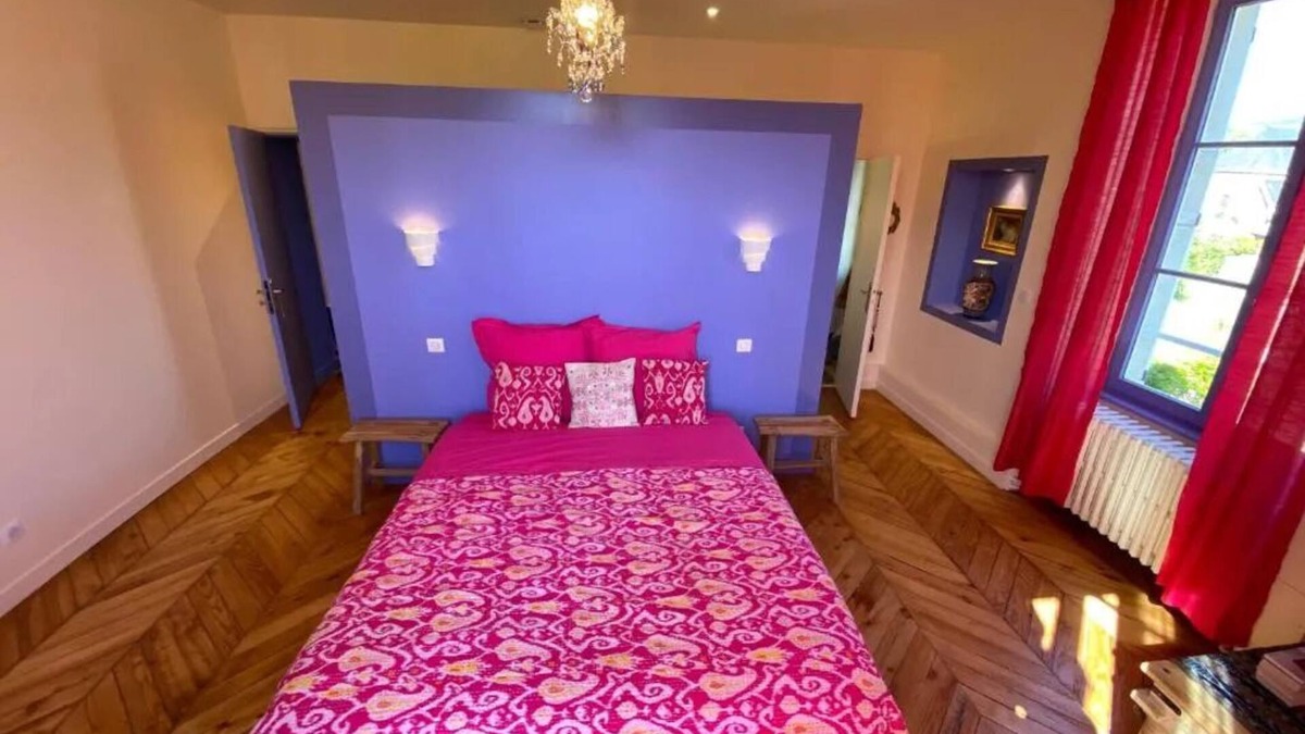 Commarin Bed & Breakfast | The colors of Commarin Chambre Bleue