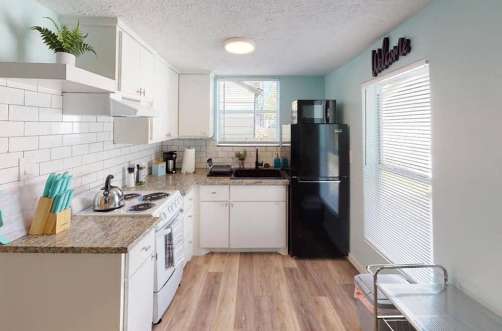 Baytown Apartment | The Comfi Coral - Apartment Home Studio D