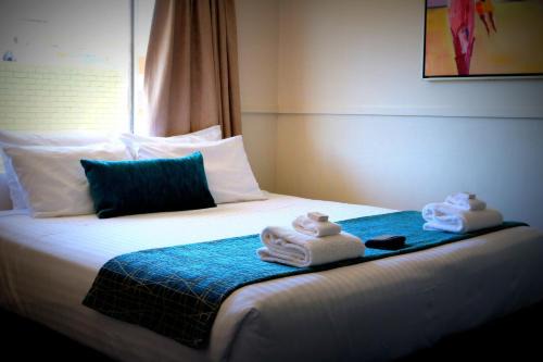 Chinchilla Hotel | The Commercial Hotel Motel