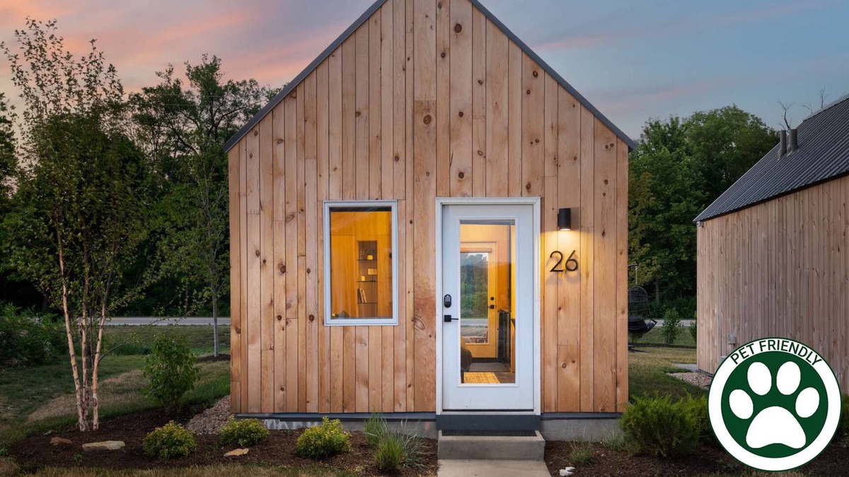 Ottawa Cabin | The Commissioner - Tiny Home