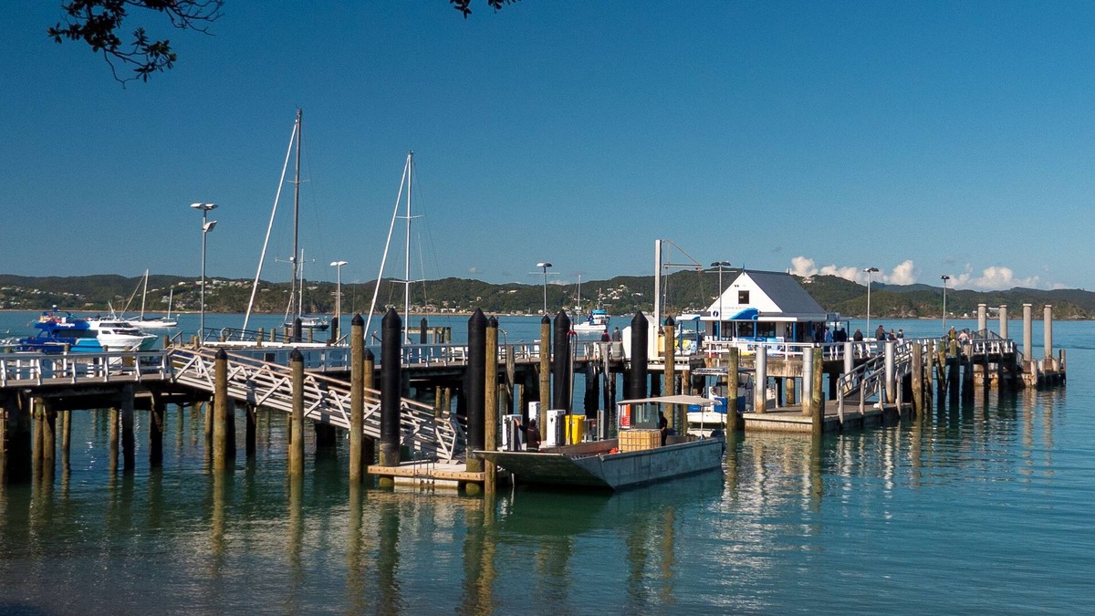 Russell Hotel | The Commodores Lodge