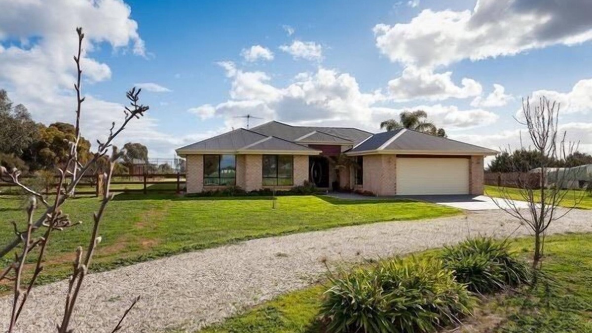 Yarrawonga House | The Complete Retreat