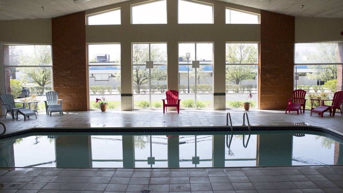 Owosso Hotel | The Comstock Inn and Conference Center