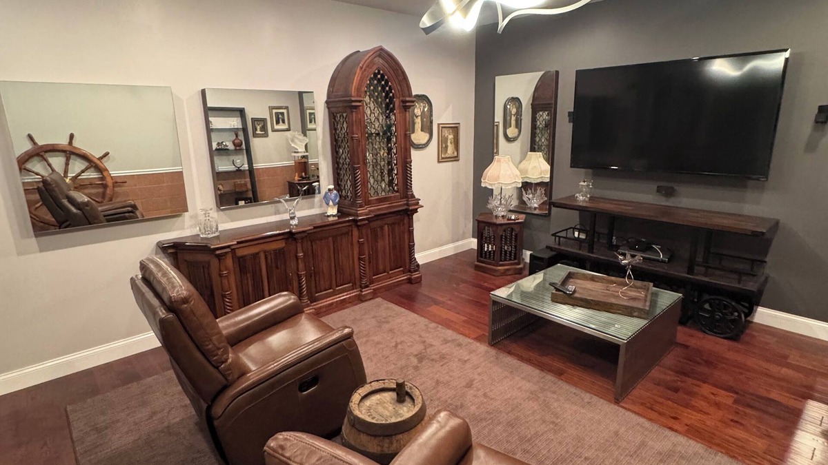 Old Northside House | The Conclave Experience - 2 bed, 1.5 Bath