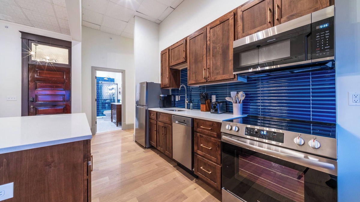 Sedalia Apartment | The Conservatory Suite - Huge, Luxury 3-Bedroom Apartment in Downtown Sedalia