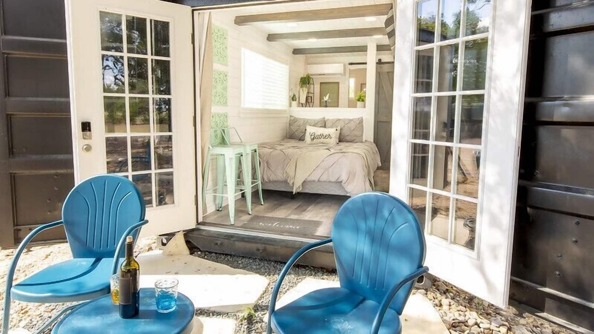 Johnson City House | The Container Retreat @ 290 Wine Trail #9
