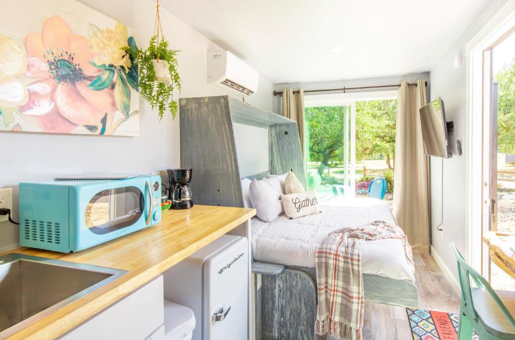 Johnson City House | The Container Retreat @ 290 Wine Trail #4 Relax and unwined!