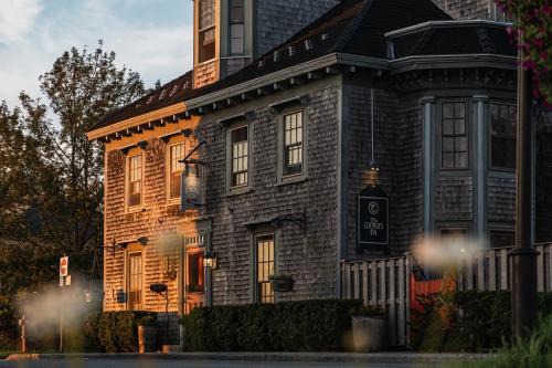 Shelburne Bed & Breakfast | The Cooper's Inn