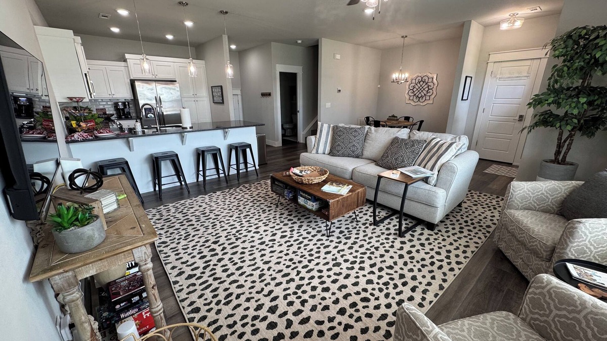Fayetteville House | The Copia on Moore-Spacious townhome just 3 miles to U of A, located off of I-49