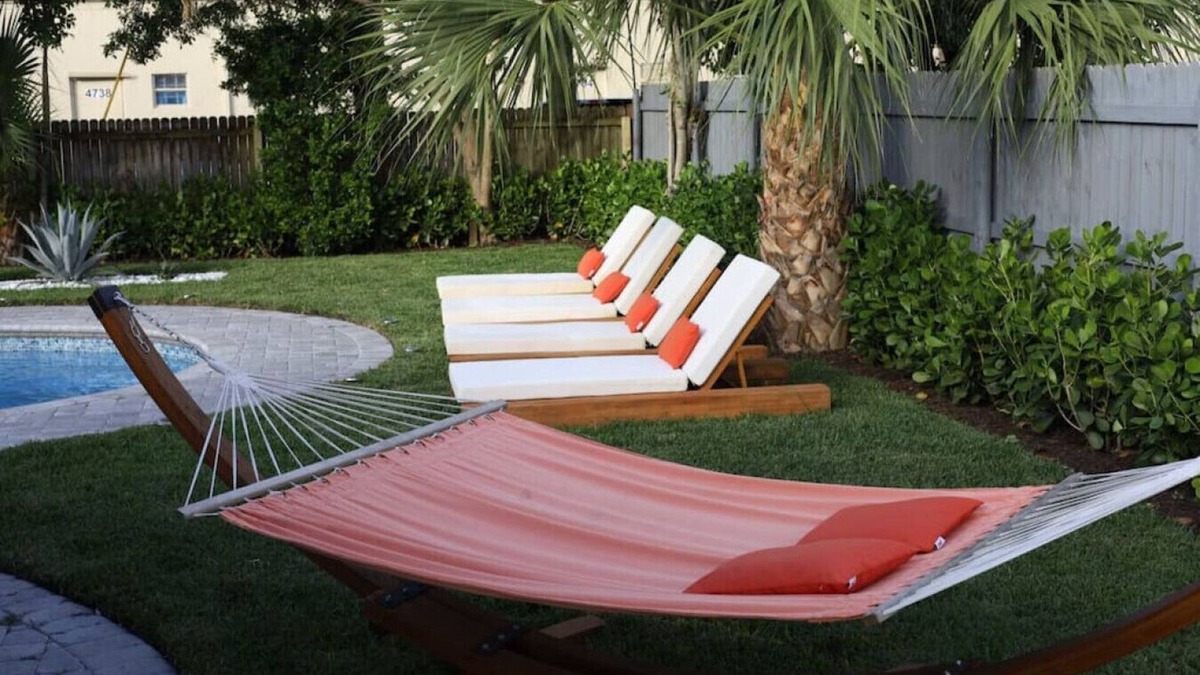 West Palm Beach Villa | The Coral Villa - Heated Pool Spa and Lush Garden