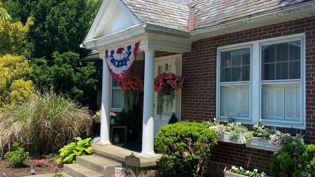 Ephrata Cottage | The Coram Deo Cottage