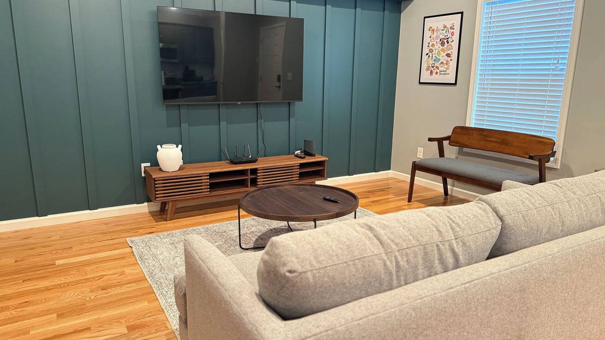 Lewisburg House | The Corner at SJ - Cozy + Modern Retreat in Lewisburg