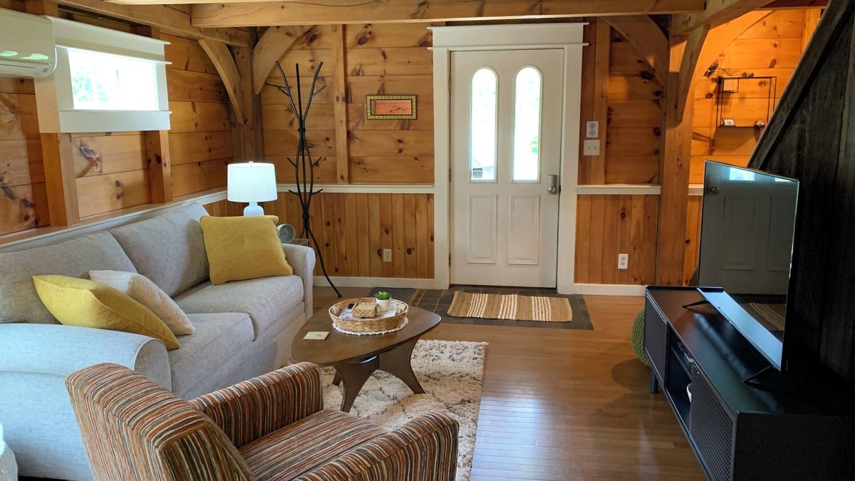 Drewsville Cottage | The Cortland Cottage-Cozy Post & Beam cottage w/hot tub in historic Walpole, NH