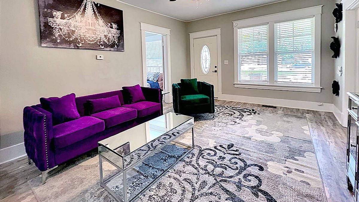 Conway House | The Cosmo on College
