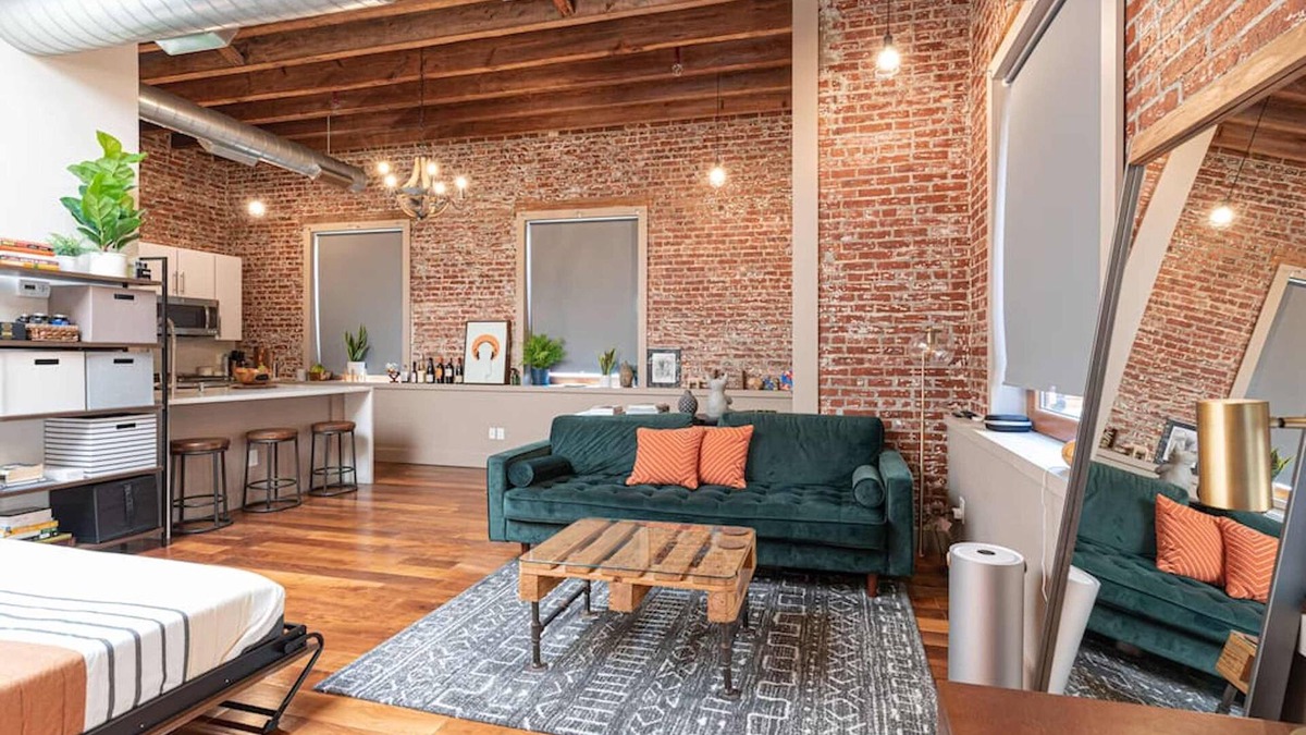 Union City Apartment | The Cosmopolitan Loft - 15 MIN to NYC Times Sq