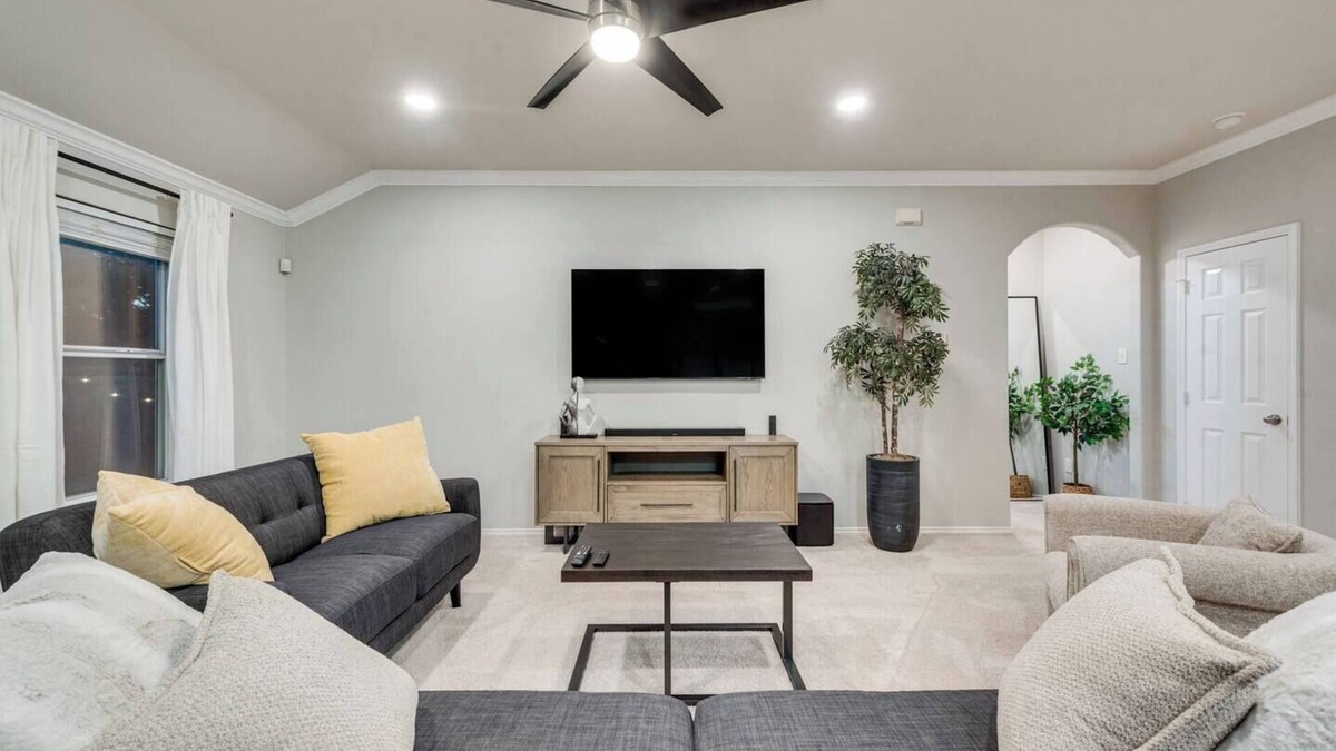 Little Elm House | The Côte Haven | A Luxury And Cozy Home Experience 3BD/2BATH