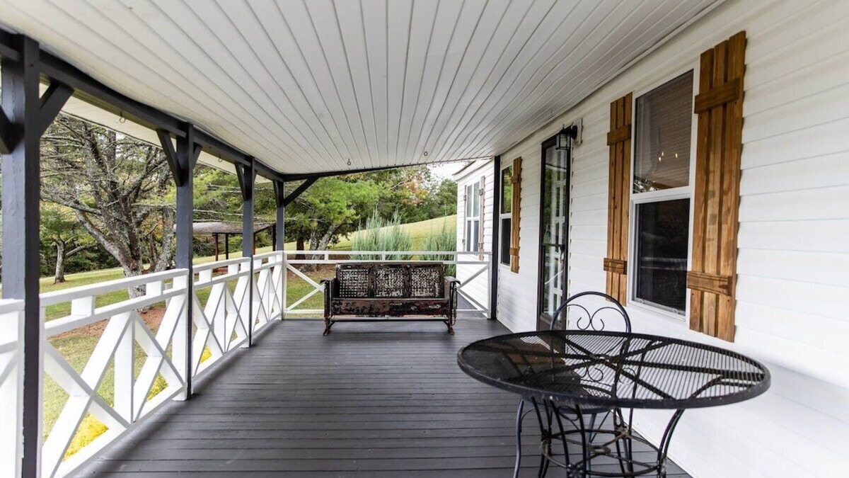 Cleveland Cottage | The Cottage at Cardinal Hill